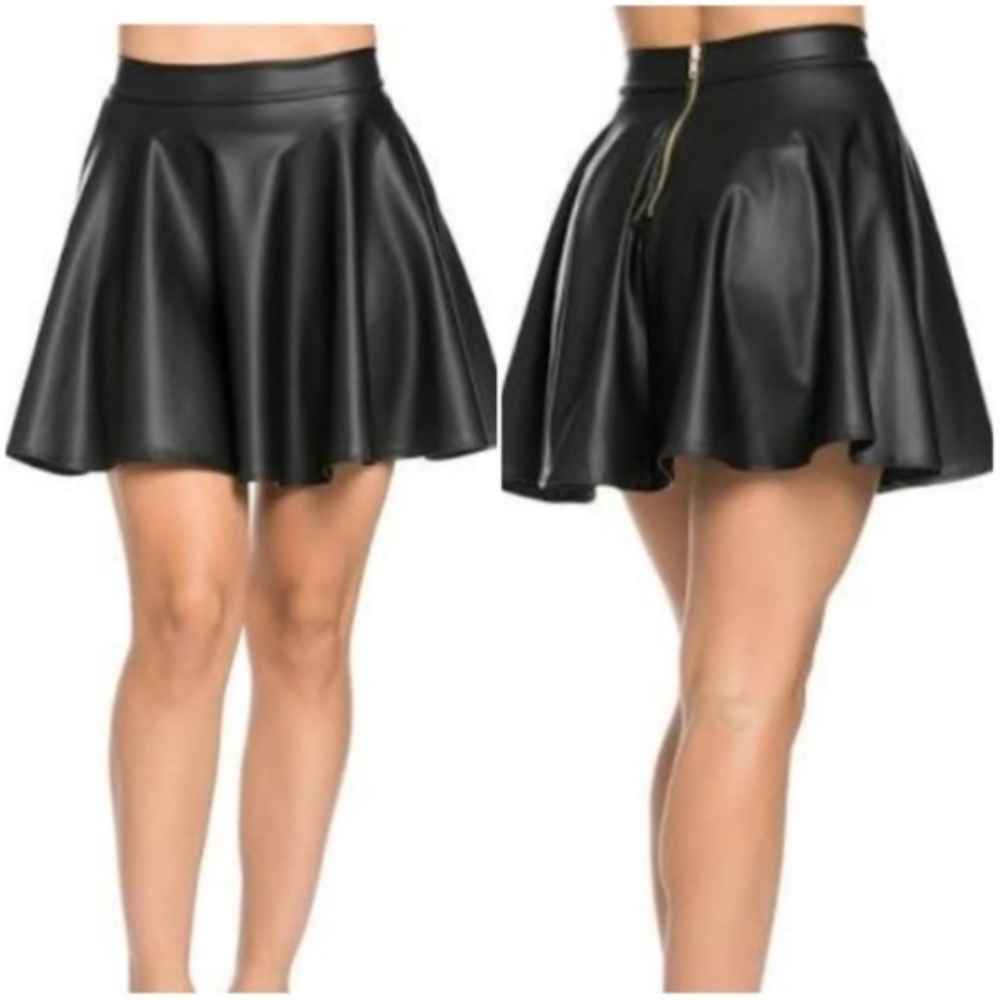 H&M Vegan black leather skater skirt Sz 6